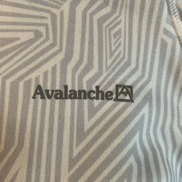 Avalanche Tops - Avalanche, women’s size medium, white and grey